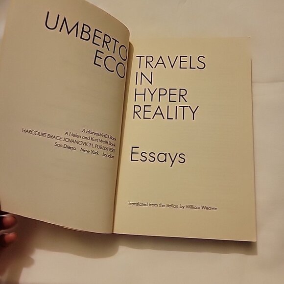 Travels in Hyperreality : Essays by Umberto Eco Paperback - Picture 4 of 6